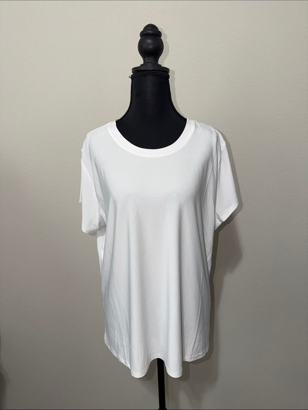 Attitudes by Renee White Short Sleeve Crewneck Tee